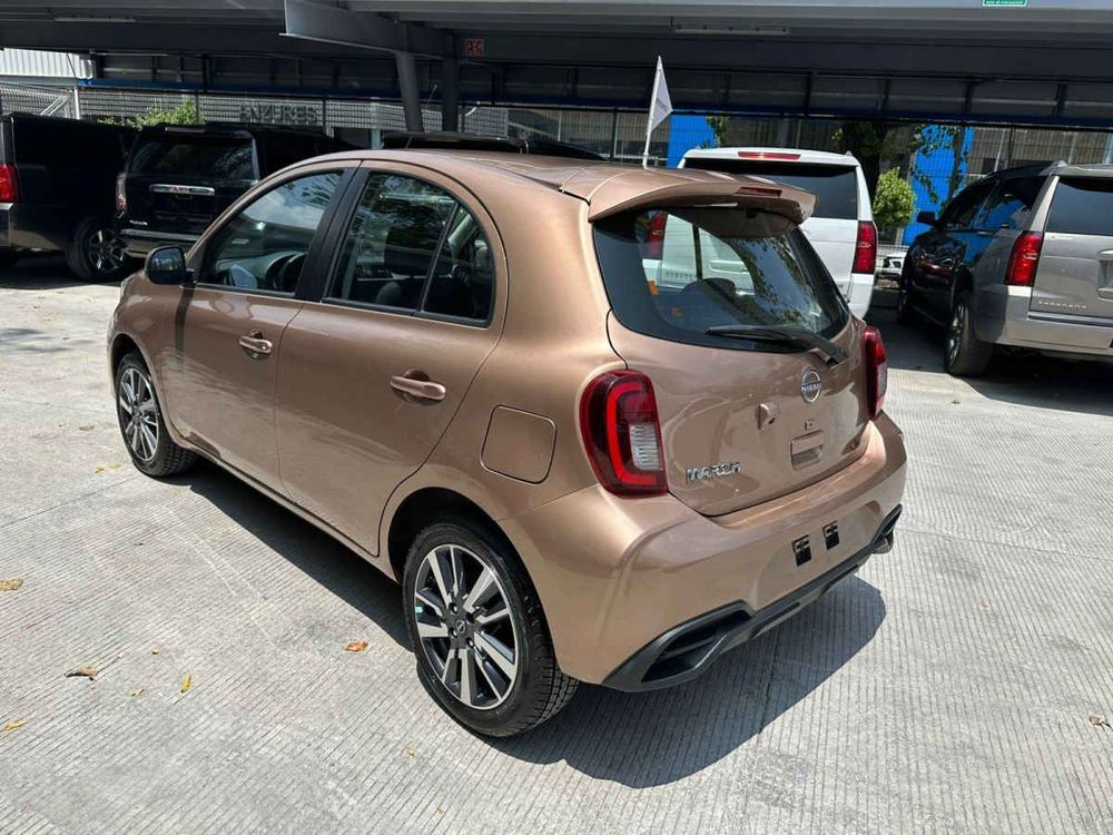 Fotografía en tamaño completo