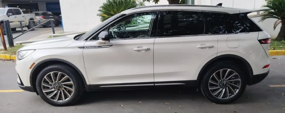 Fotografía en tamaño completo