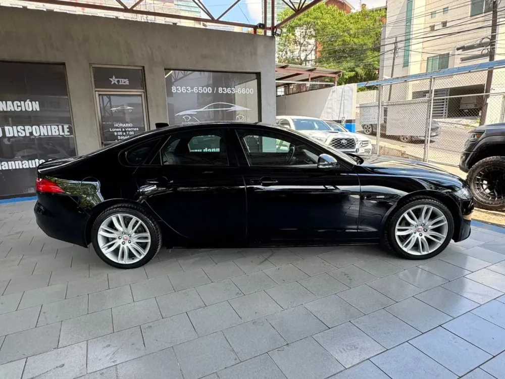 Fotografía en tamaño completo