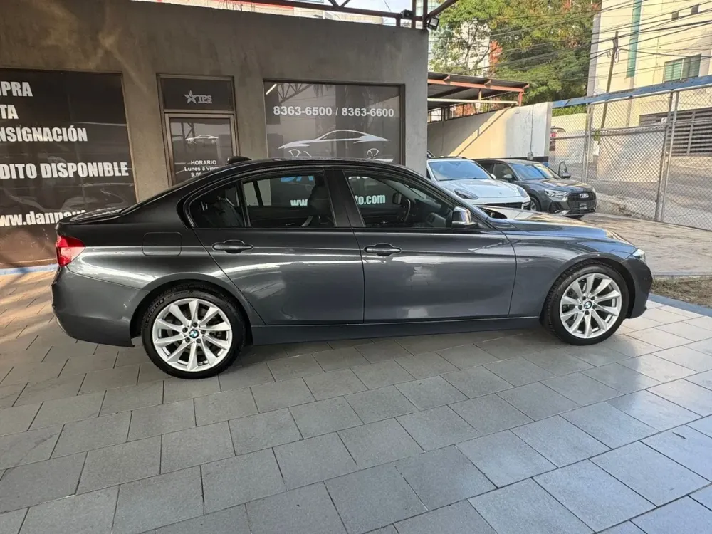 Fotografía en tamaño completo