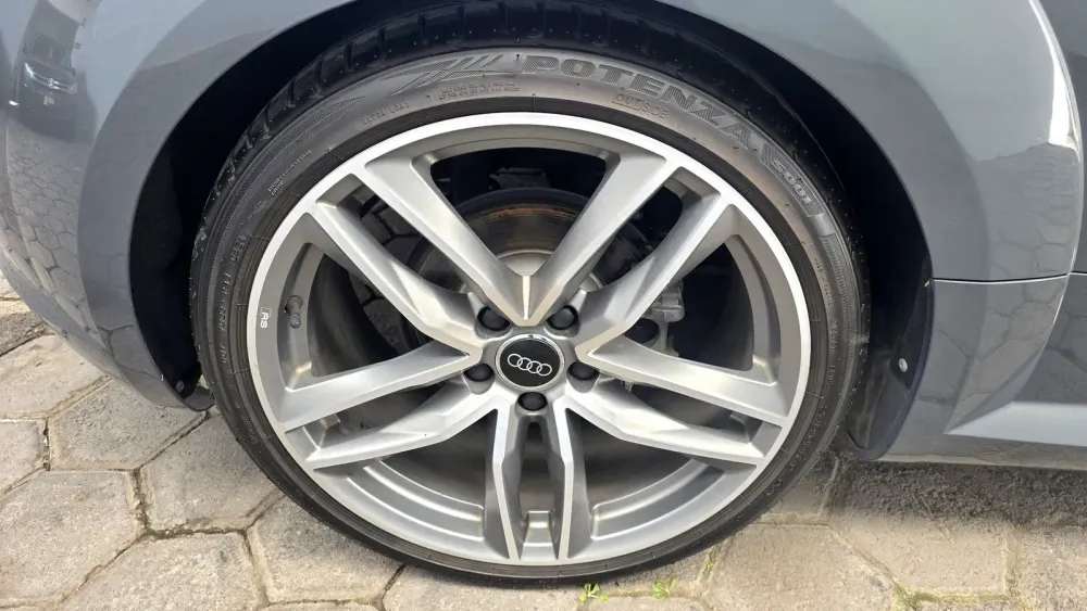 Fotografía en tamaño completo