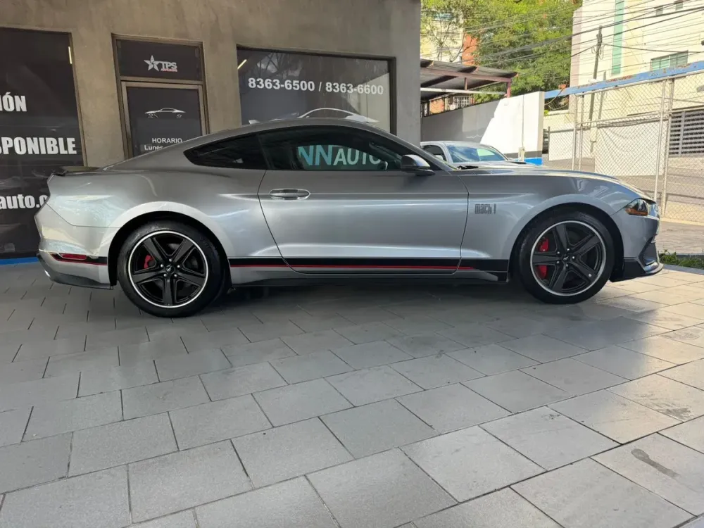 Fotografía en tamaño completo