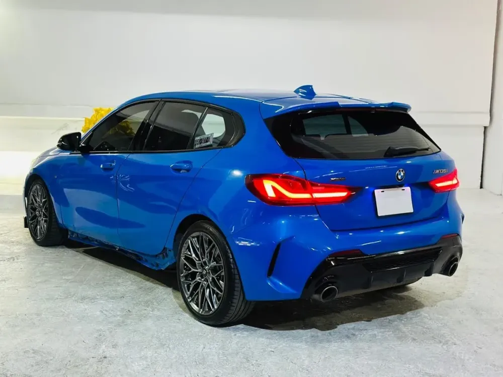 Fotografía en tamaño completo