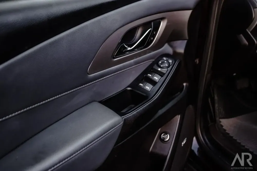 Fotografía en tamaño completo